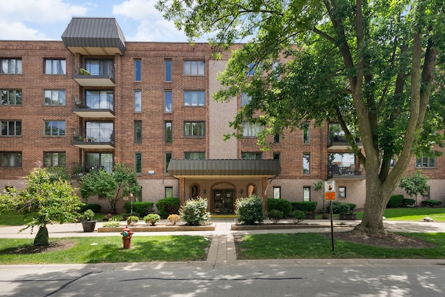 1551 Ashland Ave Unit 208, Des Plaines, IL 60016 - photo 1