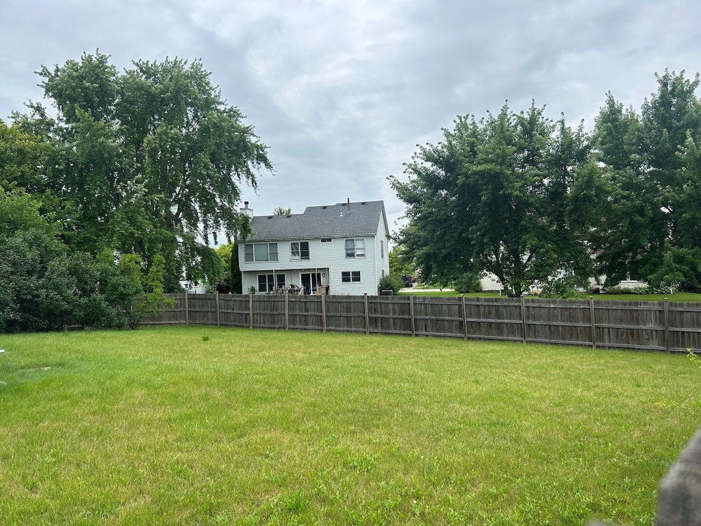 1605 Fox Field Dr, Belvidere, IL 61008 - photo 2