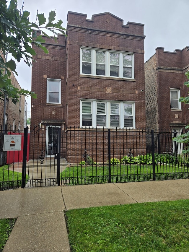 4028 W Crystal St, Chicago, IL 60651 - photo 1