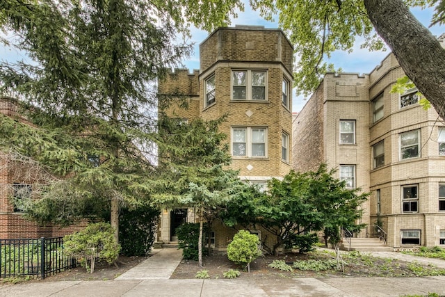 2110 W Arthur Ave, Chicago, IL 60645 - photo 1
