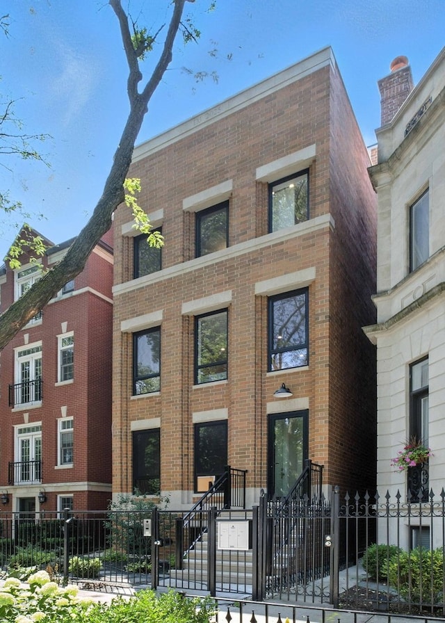 1834 N Hudson Ave Unit 2, Chicago, IL 60614 - photo 1