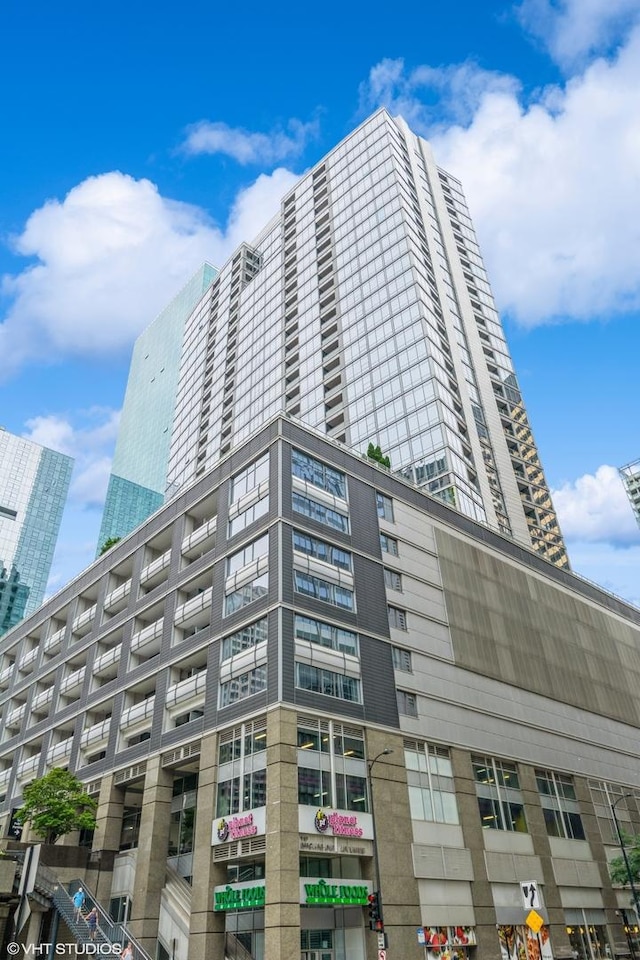 240 E Illinois St Unit 604, Chicago, IL 60611 - photo 1