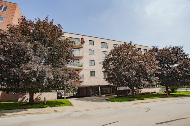 1660 E Thacker St Unit 3B, Des Plaines, IL 60016 - photo 2