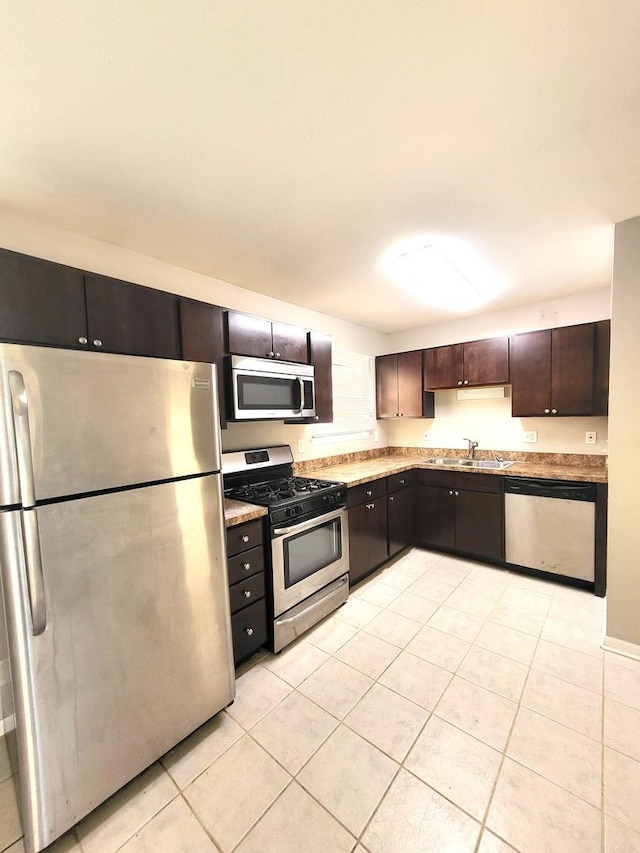 120 S Chestnut Dr, Streamwood, IL 60107 - photo 2