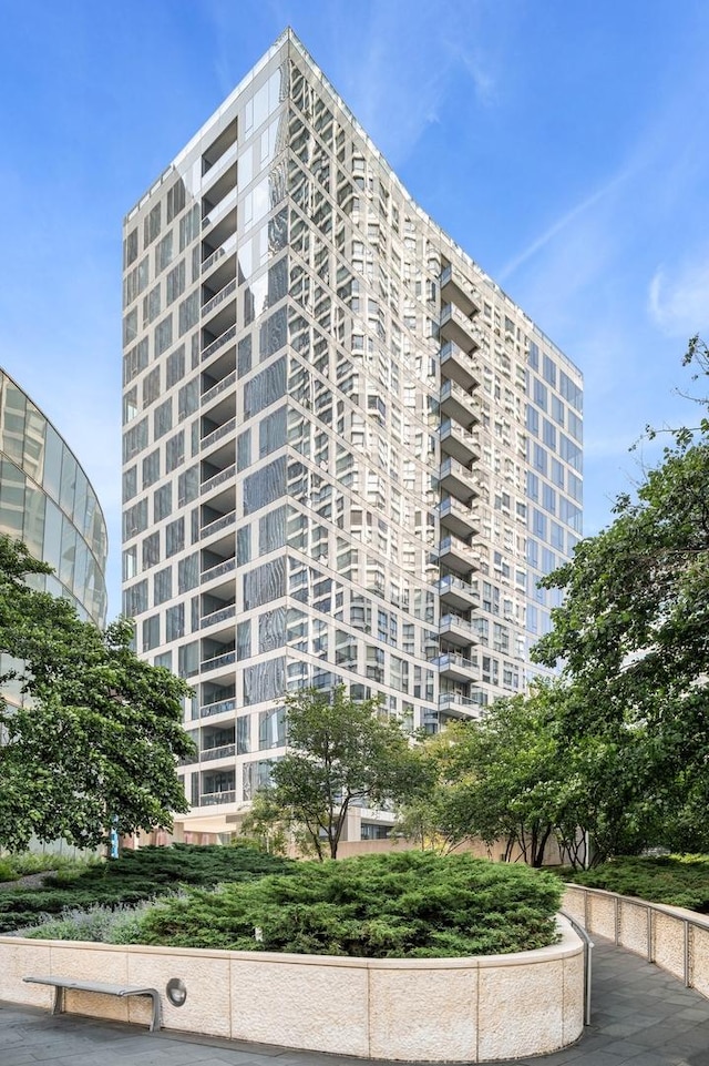 403 N Wabash Ave Unit 8A, Chicago, IL 60611 - photo 1