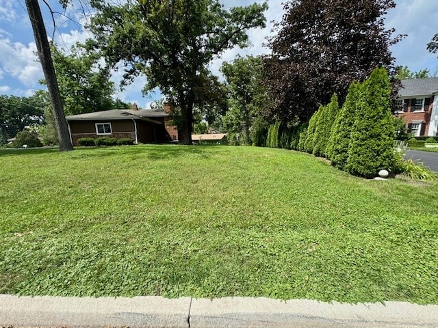 37 E Cambridge Dr, Oak Brook, IL 60523 - photo 1