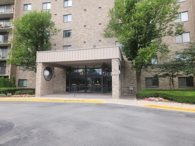 6340 Americana Dr Unit 507, Willowbrook, IL 60527 - photo 1