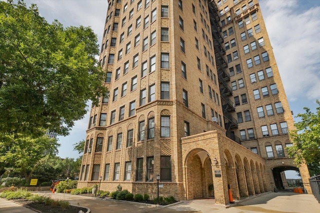 7321 S S Shore Dr Unit 12A, Chicago, IL 60649 - photo 2
