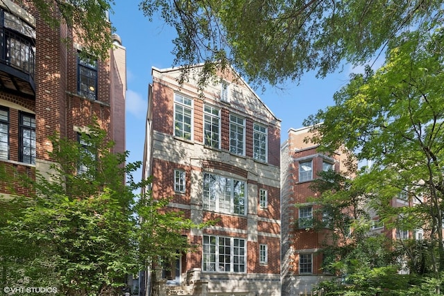 3236 N Seminary Ave Unit 2, Chicago, IL 60657 - photo 1
