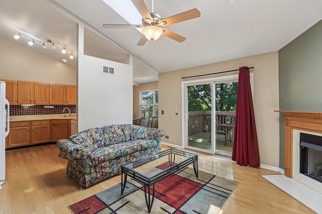 928 Viewpoint Dr, Lake In The Hills, IL 60156 - photo 2