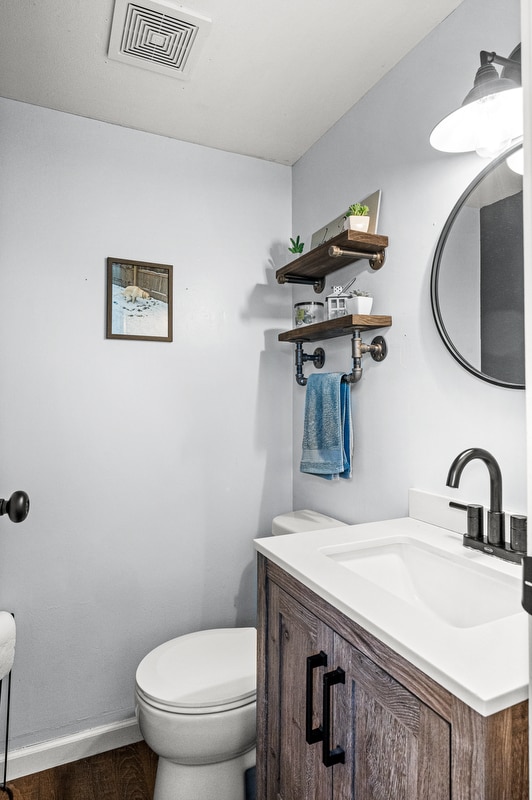 203 N Brook St, Colfax, IL 61728 - photo 15