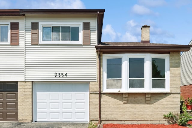 9354 Twin Oaks Ln, Des Plaines, IL 60016 - photo 2