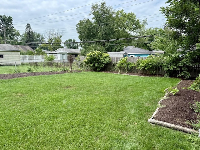 746 N Edgelawn Dr, Aurora, IL 60506 - photo 20