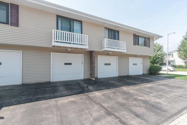 1319 Forestdale Ct, Schaumburg, IL 60193 - photo 18