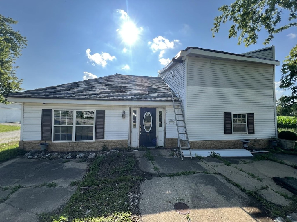 303 N Main St, Seymour, IL 61875 - photo 1