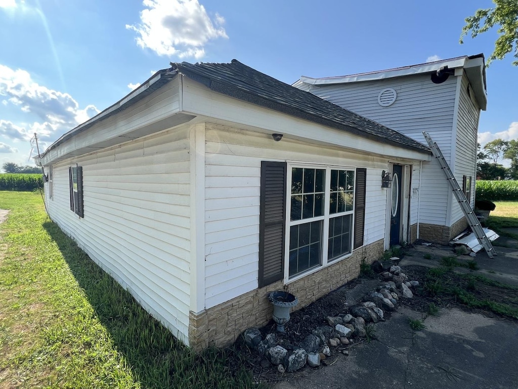 303 N Main St, Seymour, IL 61875 - photo 2