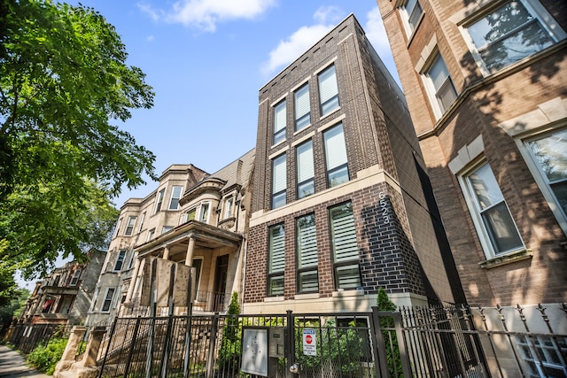 6523 S Minerva Ave Unit 3, Chicago, IL 60637 - photo 1