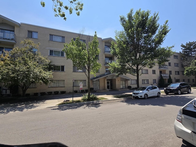 5251 Galitz St Unit 410, Skokie, IL 60077 - photo 1