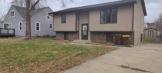 932 Colonial Dr, Machesney Park, IL 61115 - photo 2