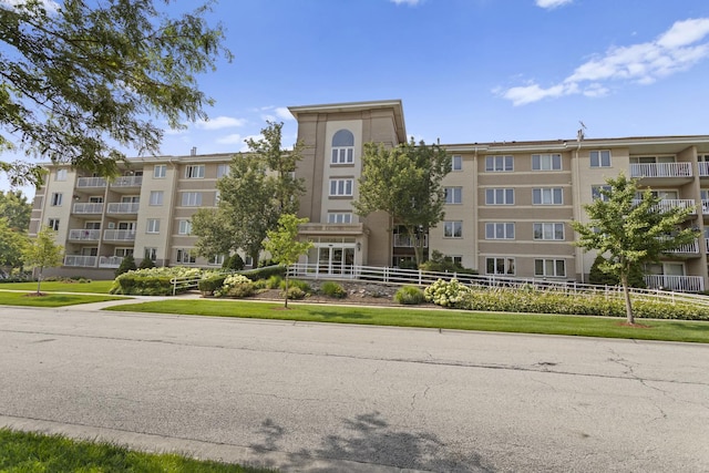 440 E Montrose Ave Unit 209, Wood Dale, IL 60191 - photo 2