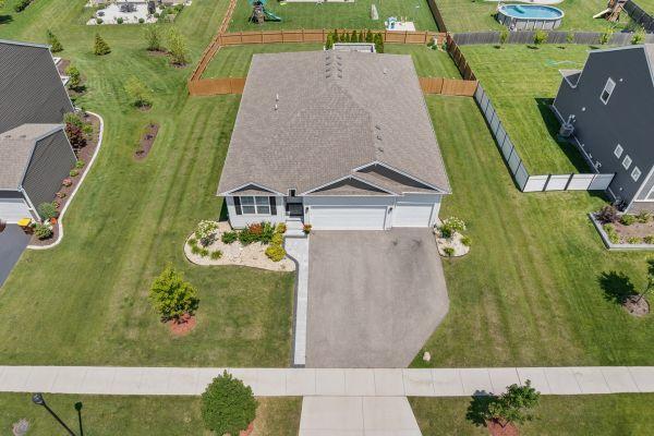 10122 Jonamac Ave, Huntley, IL 60142 - photo 24