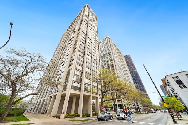 5455 N Sheridan Rd Unit 3804, Chicago, IL 60640 - photo 1