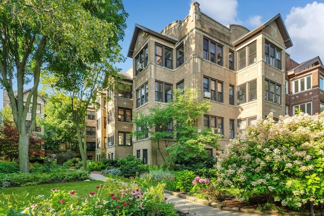 1063 W N Shore Ave Unit 3, Chicago, IL 60626 - photo 1