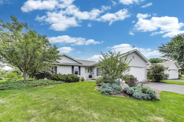 714 Whitmore Trl, Mchenry, IL 60050 - photo 1