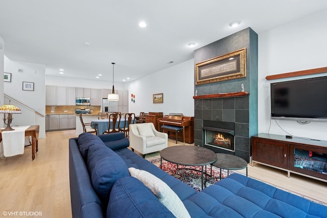 933 N Kingsbury St, Chicago, IL 60610 - photo 3
