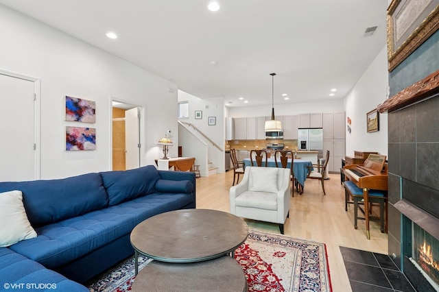 933 N Kingsbury St, Chicago, IL 60610 - photo 4