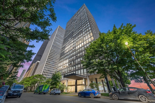 860 N Lake Shore Dr Unit 8L, Chicago, IL 60611 - photo 1