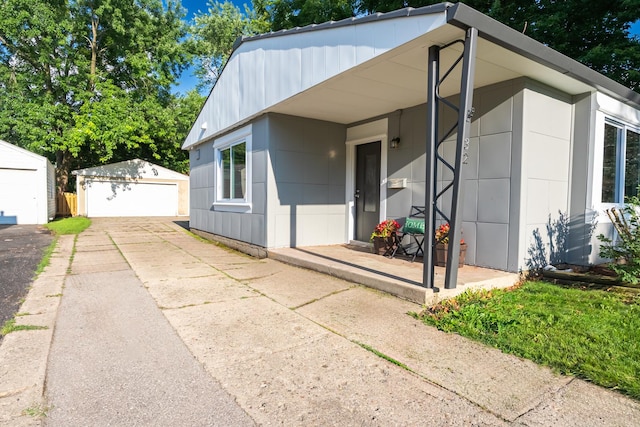 32 S Rosedale Ave, Aurora, IL 60506 - photo 2