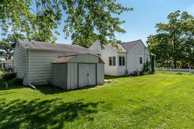 255 S 2nd St, Capron, IL 61012 - photo 6