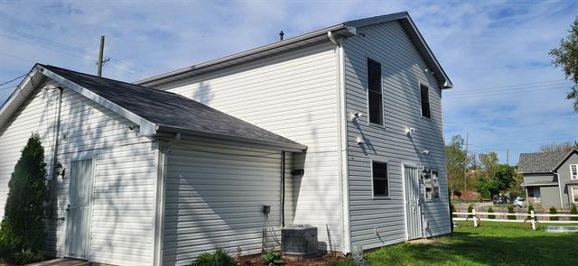 1233 4th Ave, Rockford, IL 61104 - photo 17