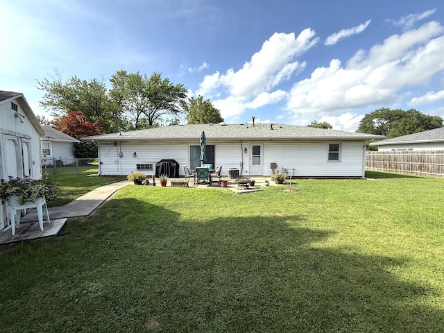 145 Southgate St, Lincoln, IL 62656 - photo 2