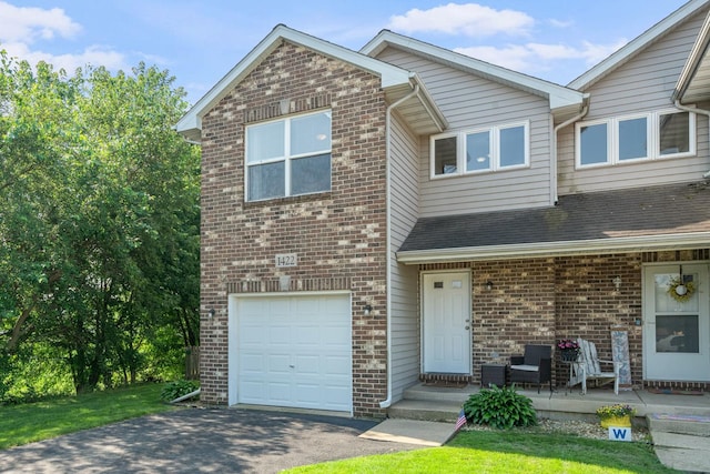1422 E Arnold St, Sandwich, IL 60548 - photo 1