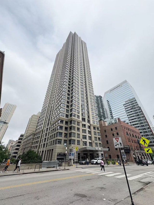 440 N Wabash St Unit 1807, Chicago, IL 60611 - photo 1