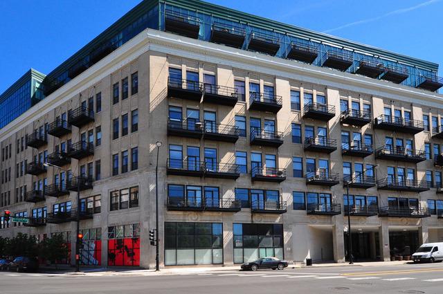 1645 W Ogden Ave Unit 440, Chicago, IL 60612 - photo 1