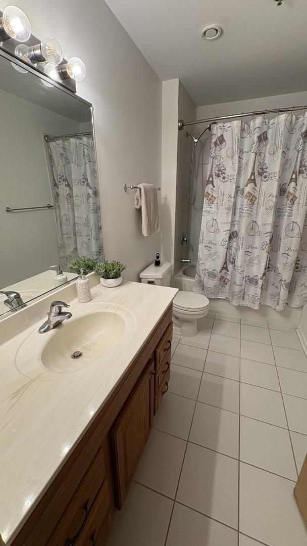 1645 W Ogden Ave Unit 440, Chicago, IL 60612 - photo 11