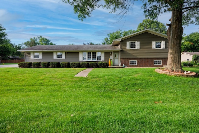 408 W Randolph St, Heyworth, IL 61745 - photo 1