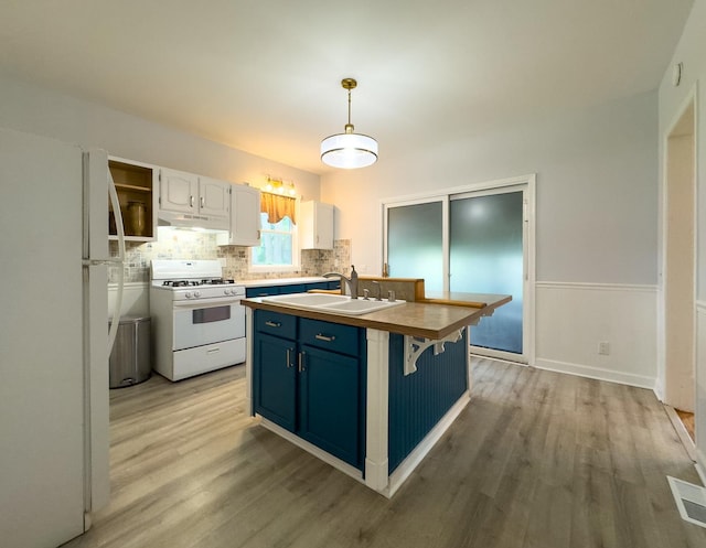 909 Bellevue Ave, Elgin, IL 60120 - photo 19