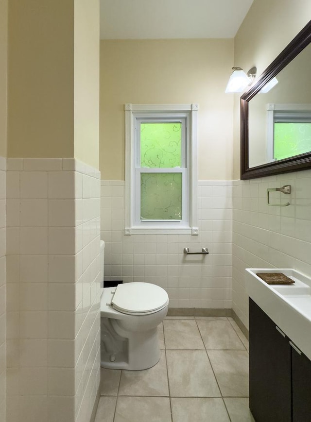909 Bellevue Ave, Elgin, IL 60120 - photo 24