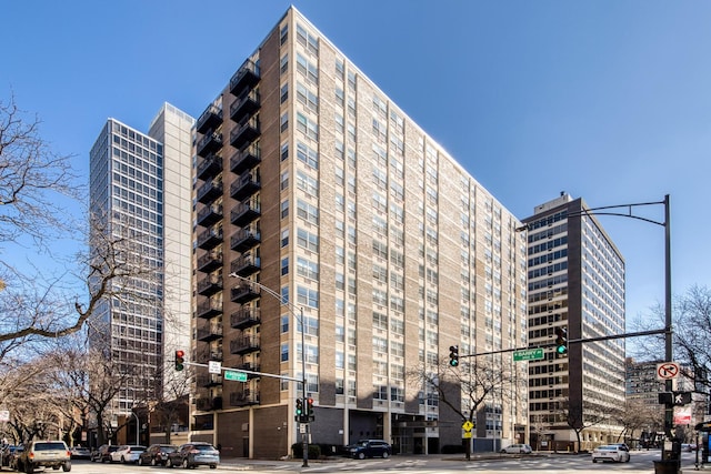 3033 N Sheridan Rd Unit 1611, Chicago, IL 60657 - photo 1