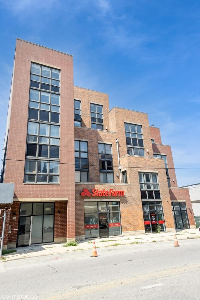 1610 W Grand Ave Unit 2A, Chicago, IL 60622 - photo 1
