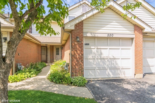 550 E Windgate Ct, Arlington Heights, IL 60005 - photo 1