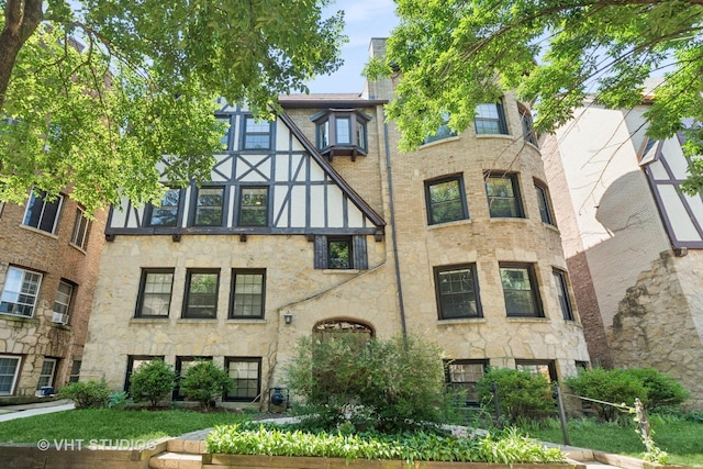 7446 N Hoyne Ave Unit 2, Chicago, IL 60645 - photo 1