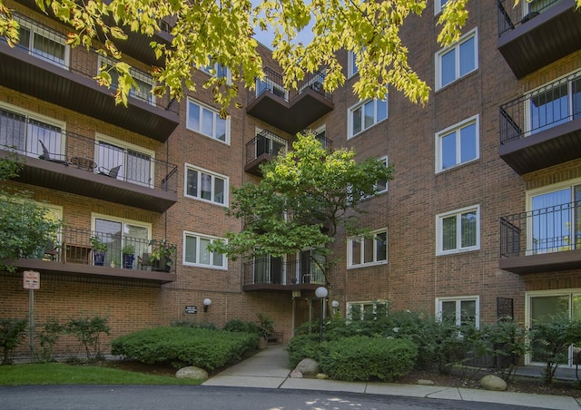 901 Hinman Ave Unit 2C, Evanston, IL 60202 - photo 1