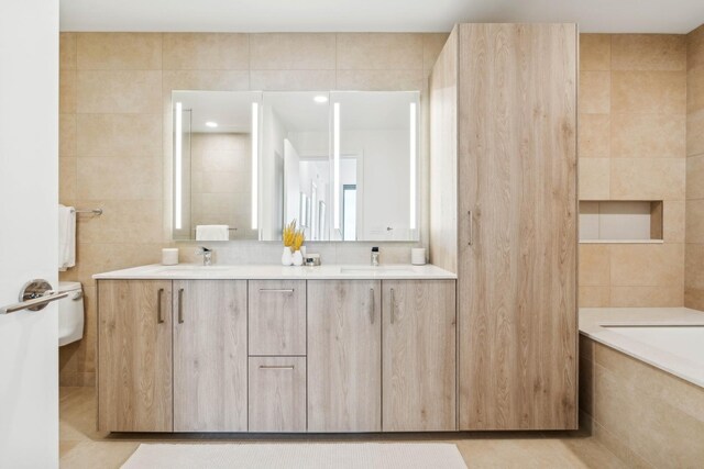 211 N Harbor Dr Unit 906, Chicago, IL 60601 - photo 15