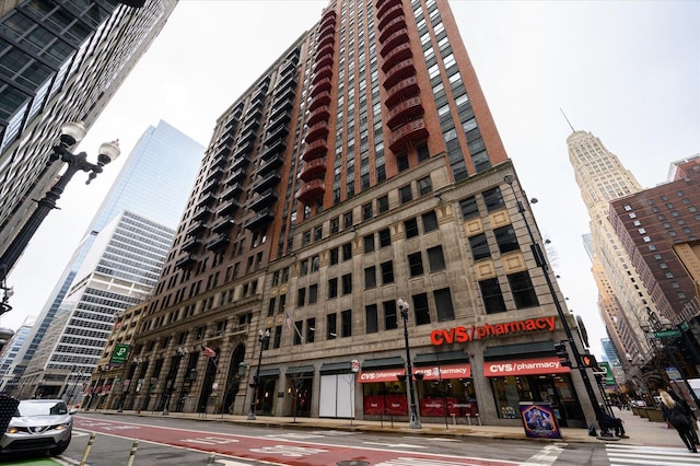 208 W Washington St Unit 602, Chicago, IL 60606 - photo 1