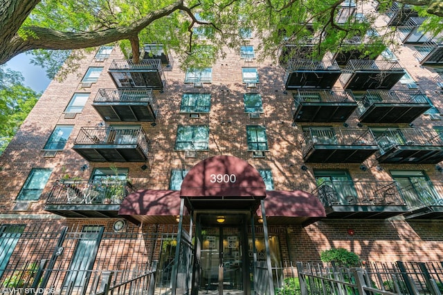3900 N Pine Grove Ave Unit 409, Chicago, IL 60613 - photo 1